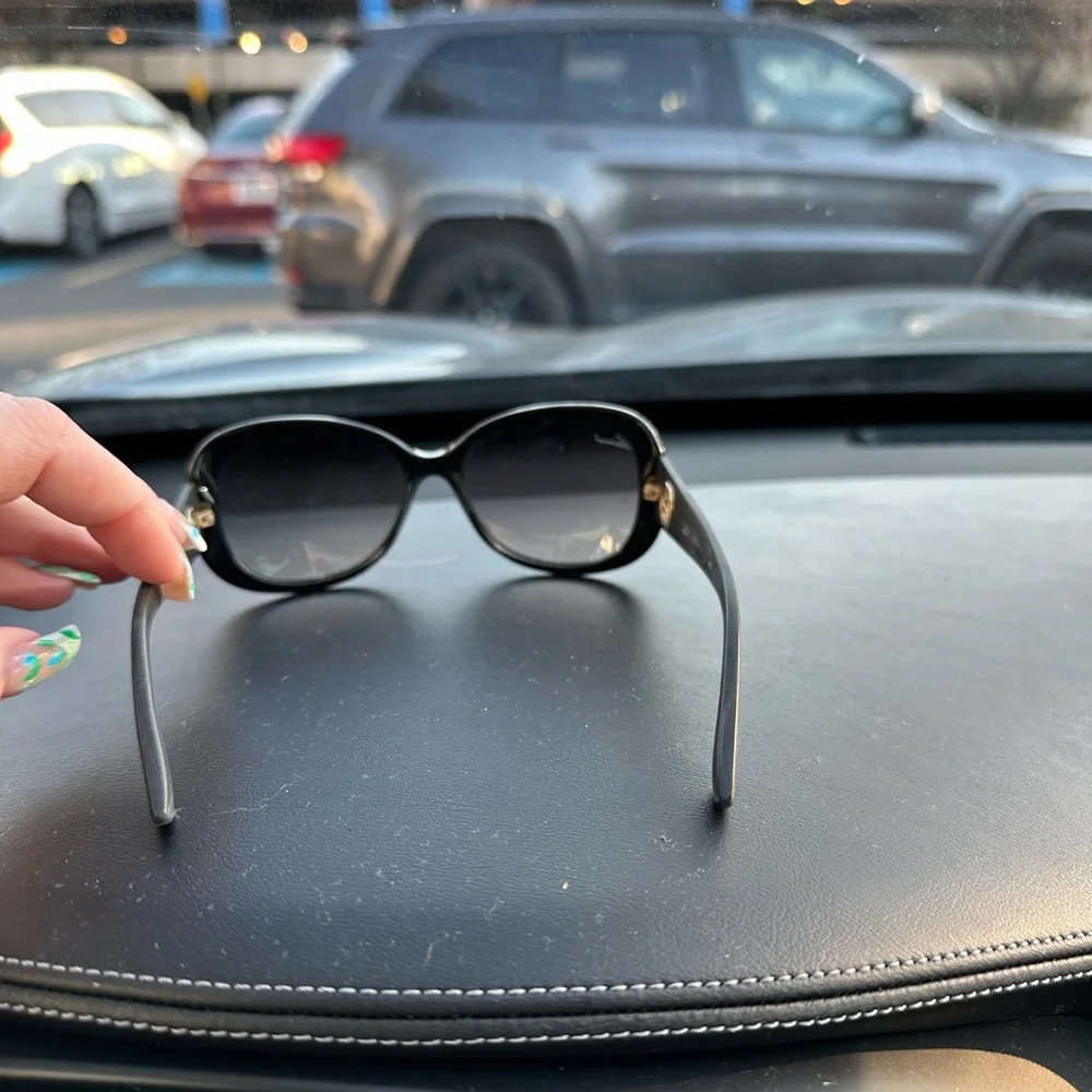 Authentic Gucci sunglasses - Picture 3 of 3